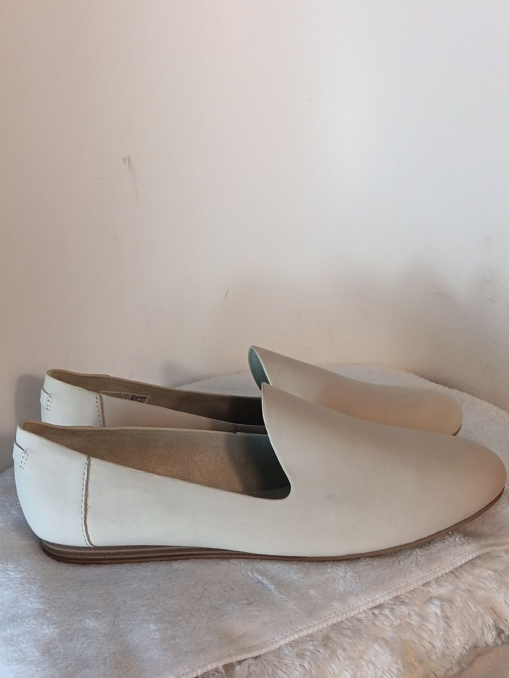 Toms Darcy Cream Slip-On Leather Loafers